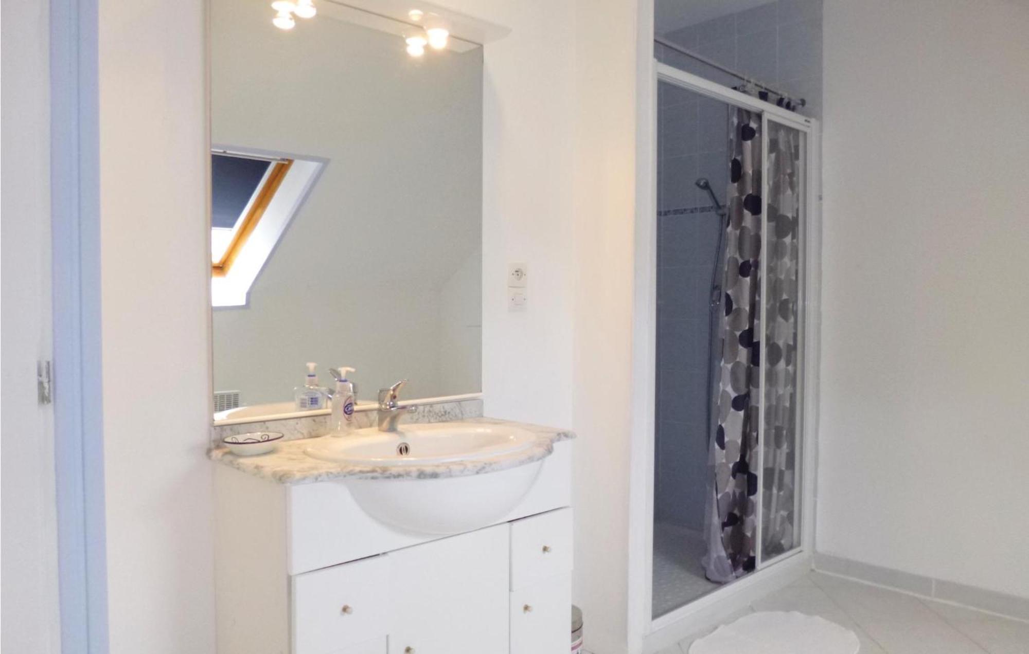3 Bedroom Cozy Home In Brucheville Carentan-les-Marais Bagian luar foto