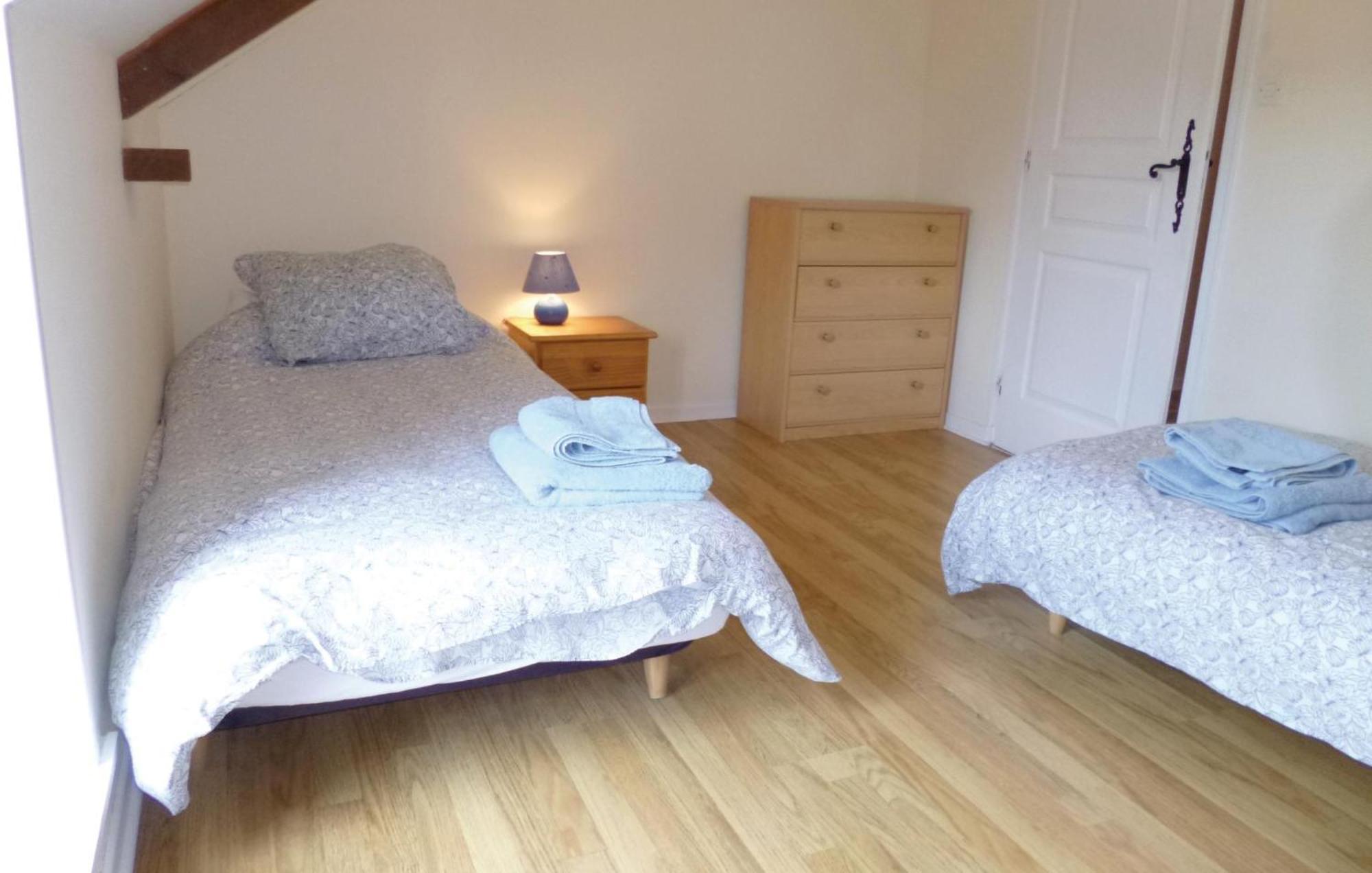 3 Bedroom Cozy Home In Brucheville Carentan-les-Marais Bagian luar foto