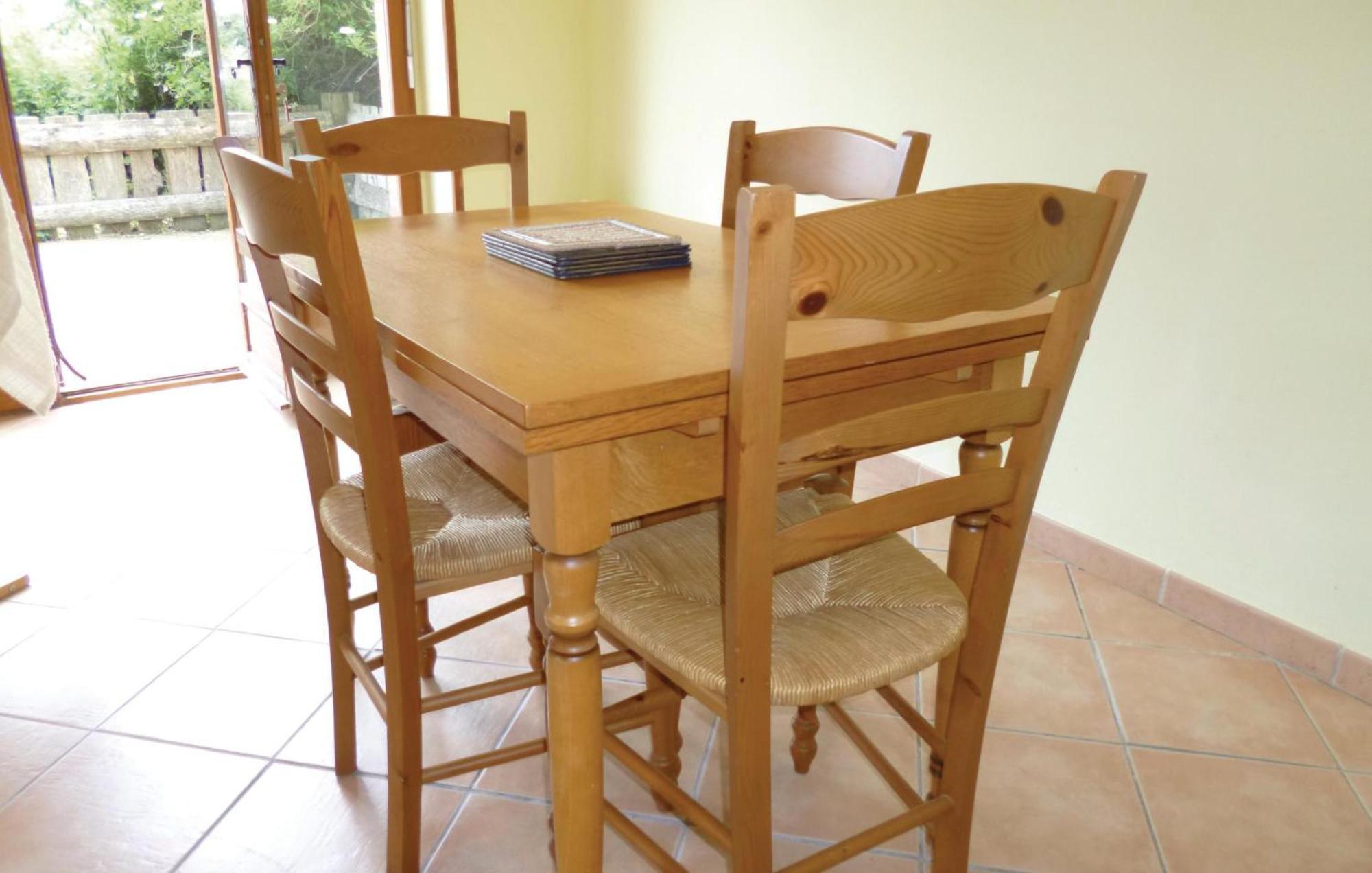 3 Bedroom Cozy Home In Brucheville Carentan-les-Marais Bagian luar foto