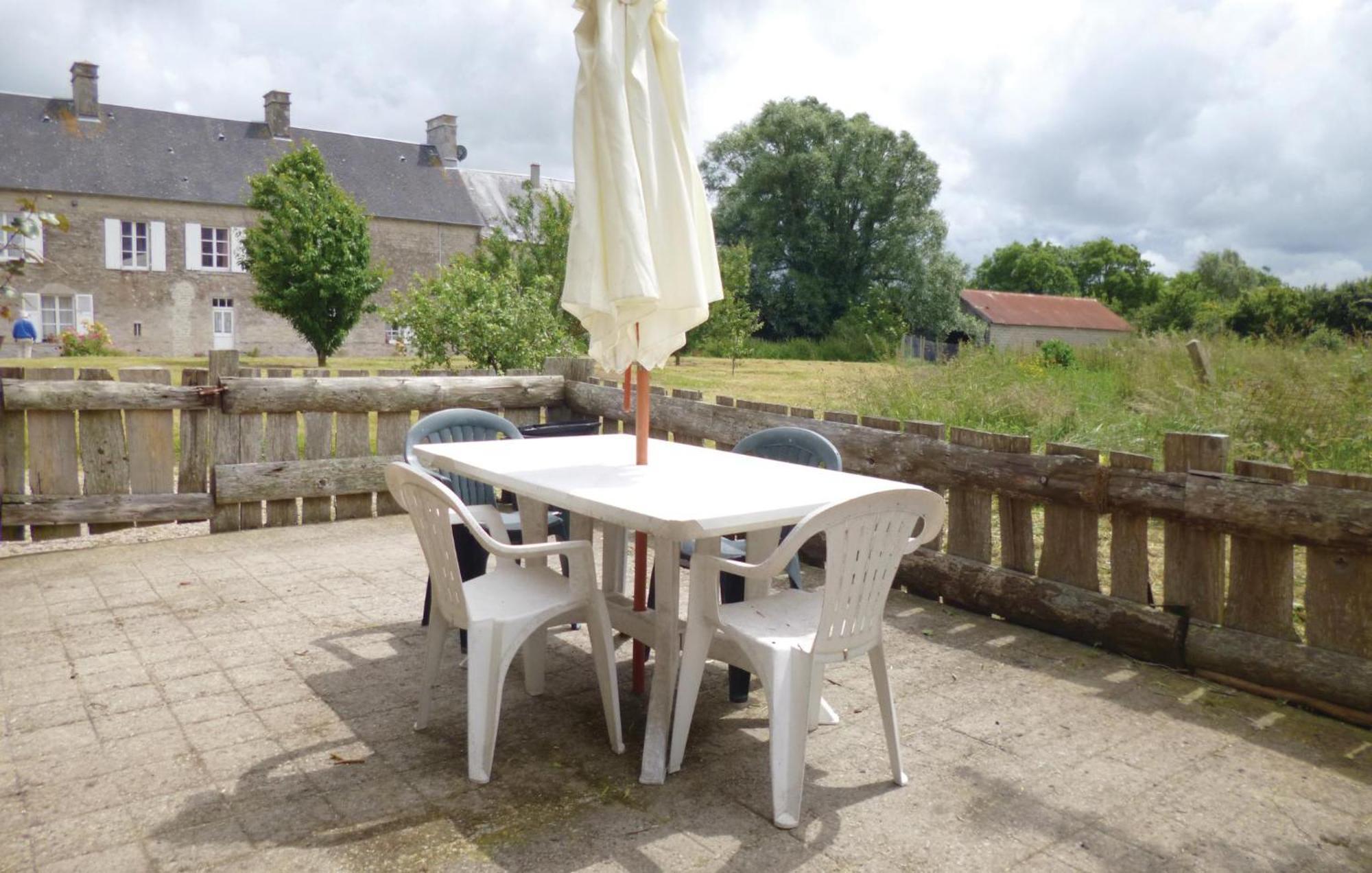 3 Bedroom Cozy Home In Brucheville Carentan-les-Marais Bagian luar foto