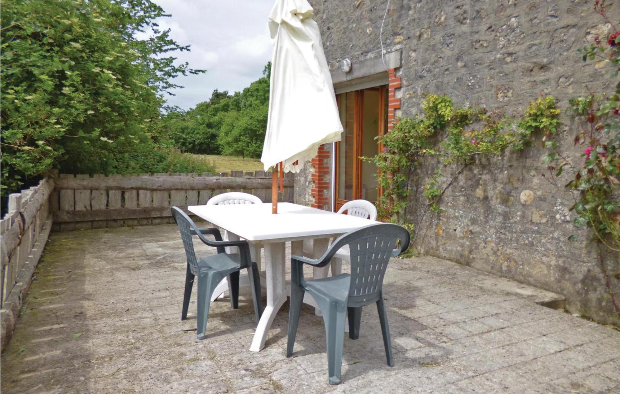 3 Bedroom Cozy Home In Brucheville Carentan-les-Marais Bagian luar foto